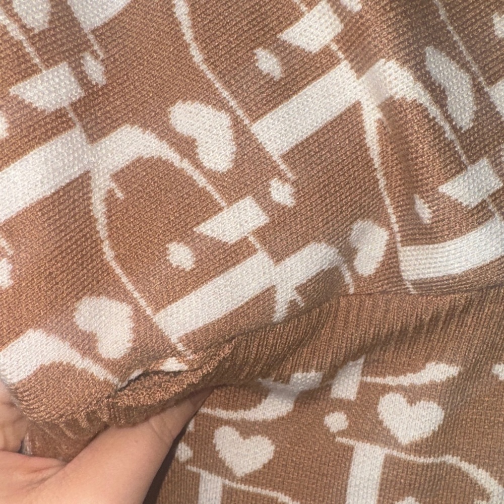 Brown and White Patterned Dress - Picture 4 of 16